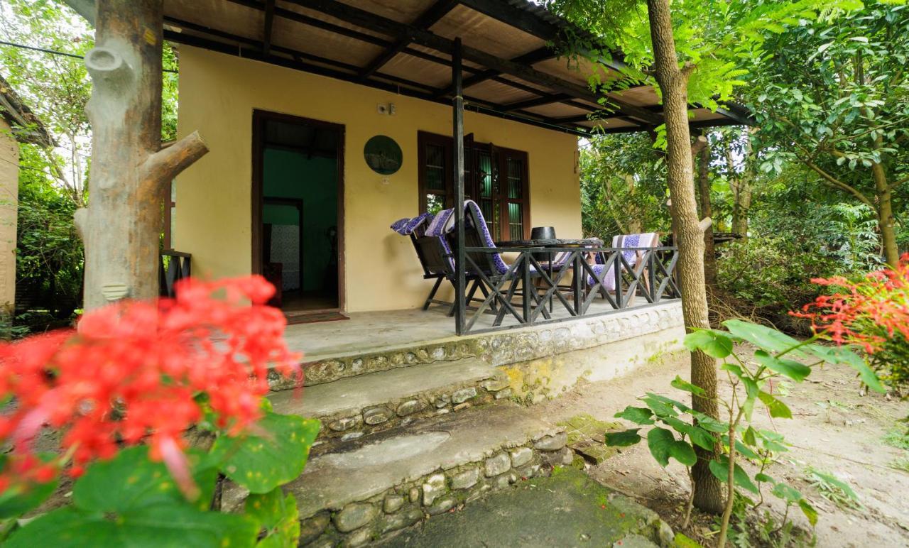 Chitwan Gaida Lodge - Animal Lovers & Birdwatchers Paradise Саураха Экстерьер фото
