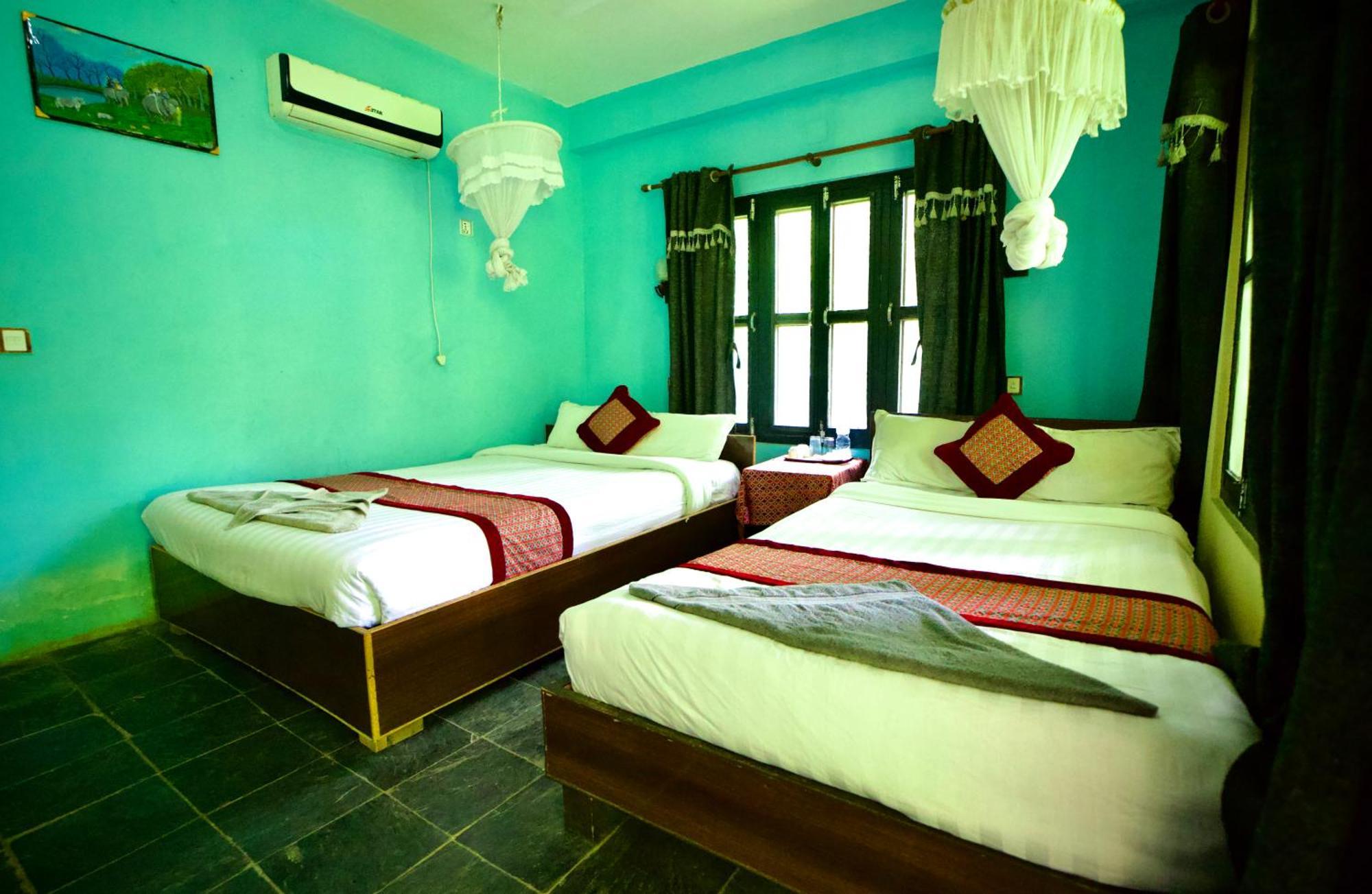 Chitwan Gaida Lodge - Animal Lovers & Birdwatchers Paradise Саураха Экстерьер фото